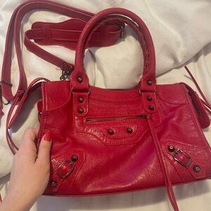 🍒 cherry red city bag
